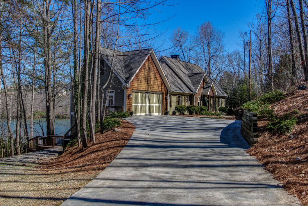 Lake Lanier Home for Sale, Front view of 5520 Truman Mtn Rd., Home for Sale